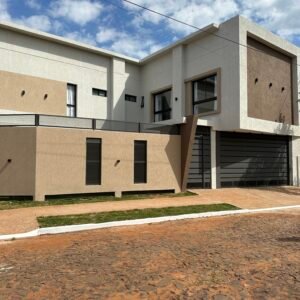 Dúplex de lujo en Mboi Ka’ê – Encarnación