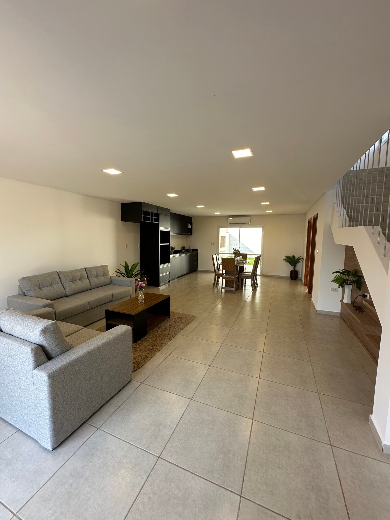 Dúplex Alta Gracia en el barrio San Pedro – Encarnación - Imagen 23