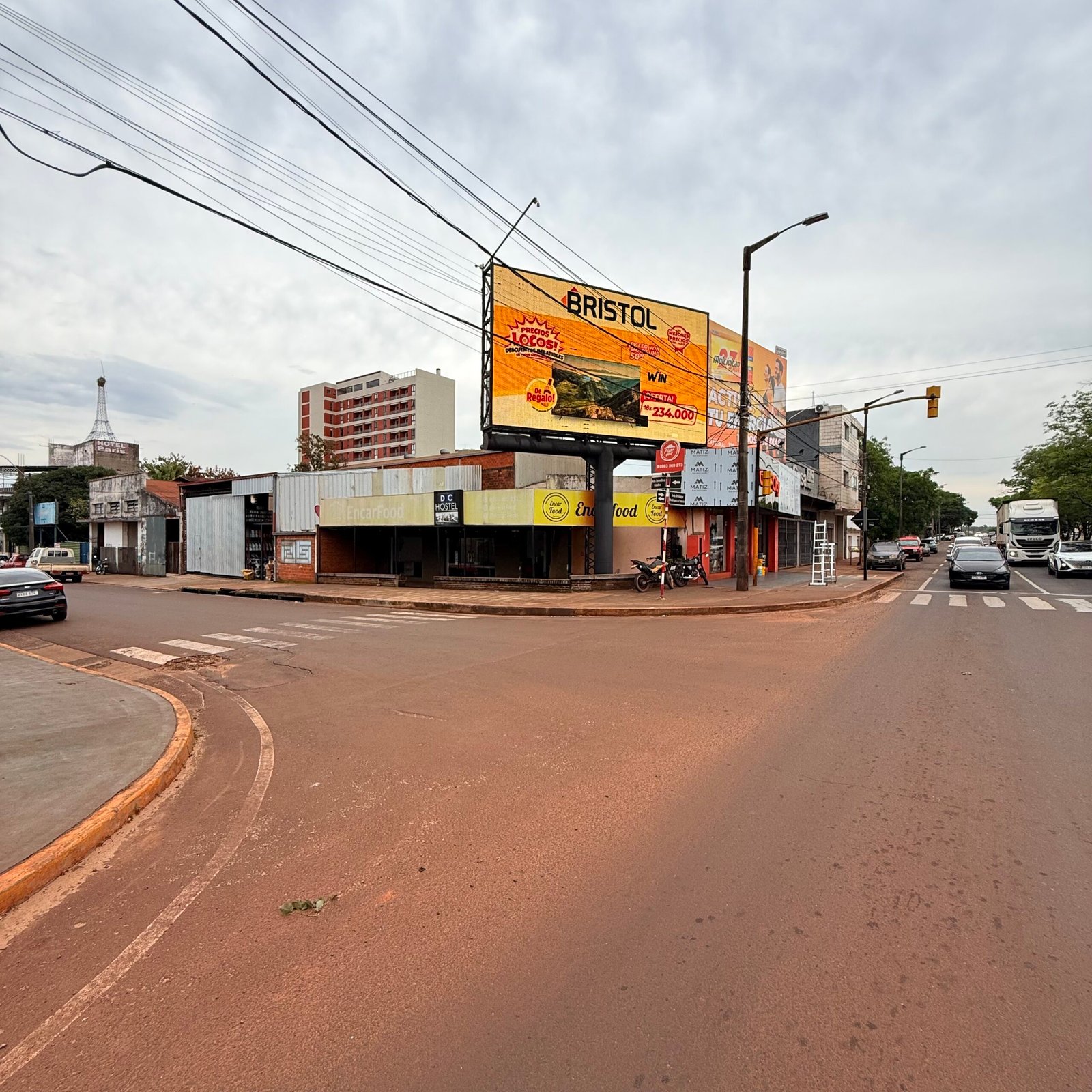 Terreno con edificación en esquina - Encarnación - Imagen 16