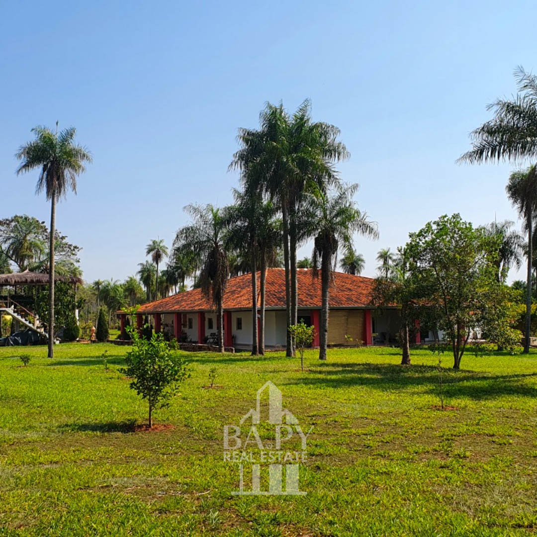 Dos casas y un departamento estilo campestre con 4 ha de terreno - Piribebuy - Imagen 2